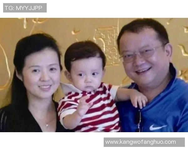 足球场上的小可爱是谁 他为何成为球迷们的宠儿