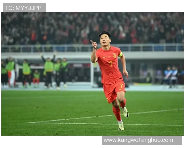 足球巨星偶遇街头意外碰面 谁会先认出对方的真实身份 足球巨星偶遇街头意外碰面 谁会先认出对方的真实身份