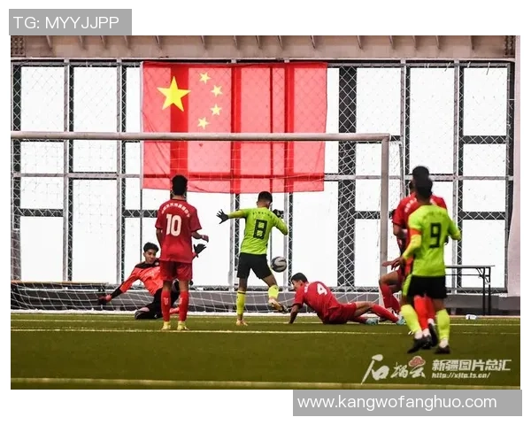 曾经驰骋绿茵场的足球巨星宣布退役引发球迷热议和媒体关注 曾经驰骋绿茵场的足球巨星宣布退役引发球迷热议和媒体关注