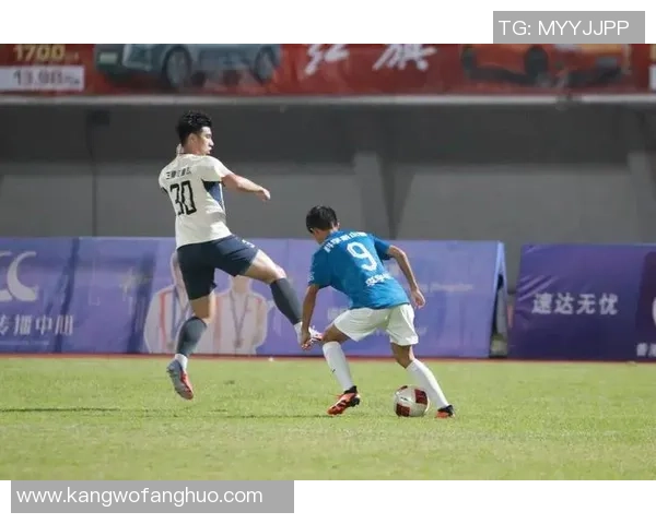 足球球星温情瞬间见证爱心传递点亮绿茵场温暖故事 足球球星温情瞬间见证爱心传递点亮绿茵场温暖故事